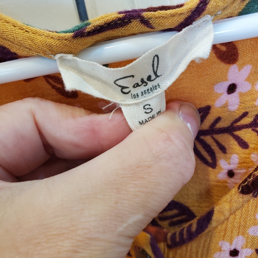Easel Dress‎ - Picture 3 of 7